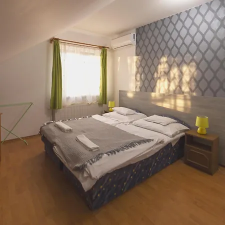 Borostyankert Etterem & Vendeghaz 3* Sitke