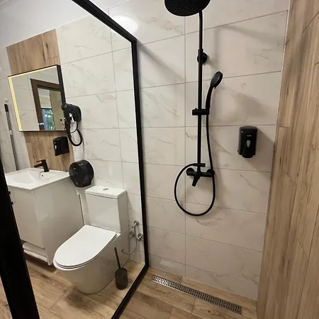 Borostyankert Etterem & Vendeghaz Penzion 3*