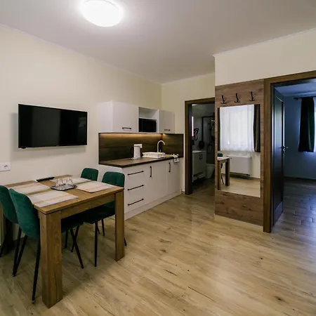 Penzion Borostyankert Etterem & Vendeghaz 3*