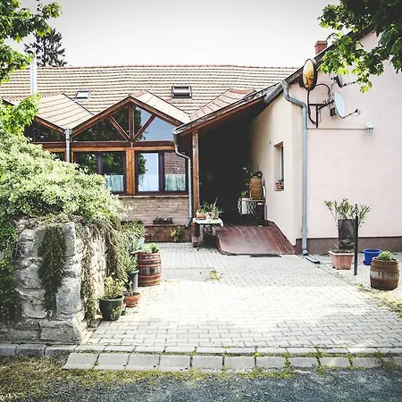 Vendégház Borostyánkert étterem&vendégház