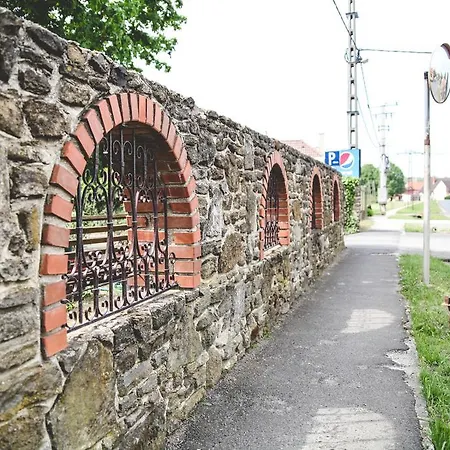 Penzion Borostyankert Etterem & Vendeghaz 3*