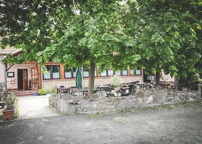 Borostyankert Etterem & Vendeghaz